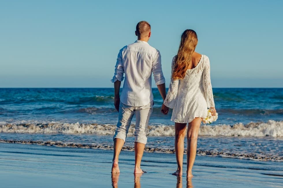 Da investigatore privato matrimonialista so, per esperienza, che la separazione coniugale è un processo misterioso, dalle tempistiche e reazioni personali imprevedibili; che le coppie si sorreggono su equilibri magici e inspiegabili